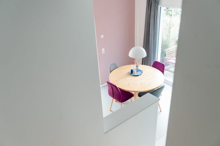 ElbQuartier_Magdeburg_Ferienhaus_Nummervier_Esstisch